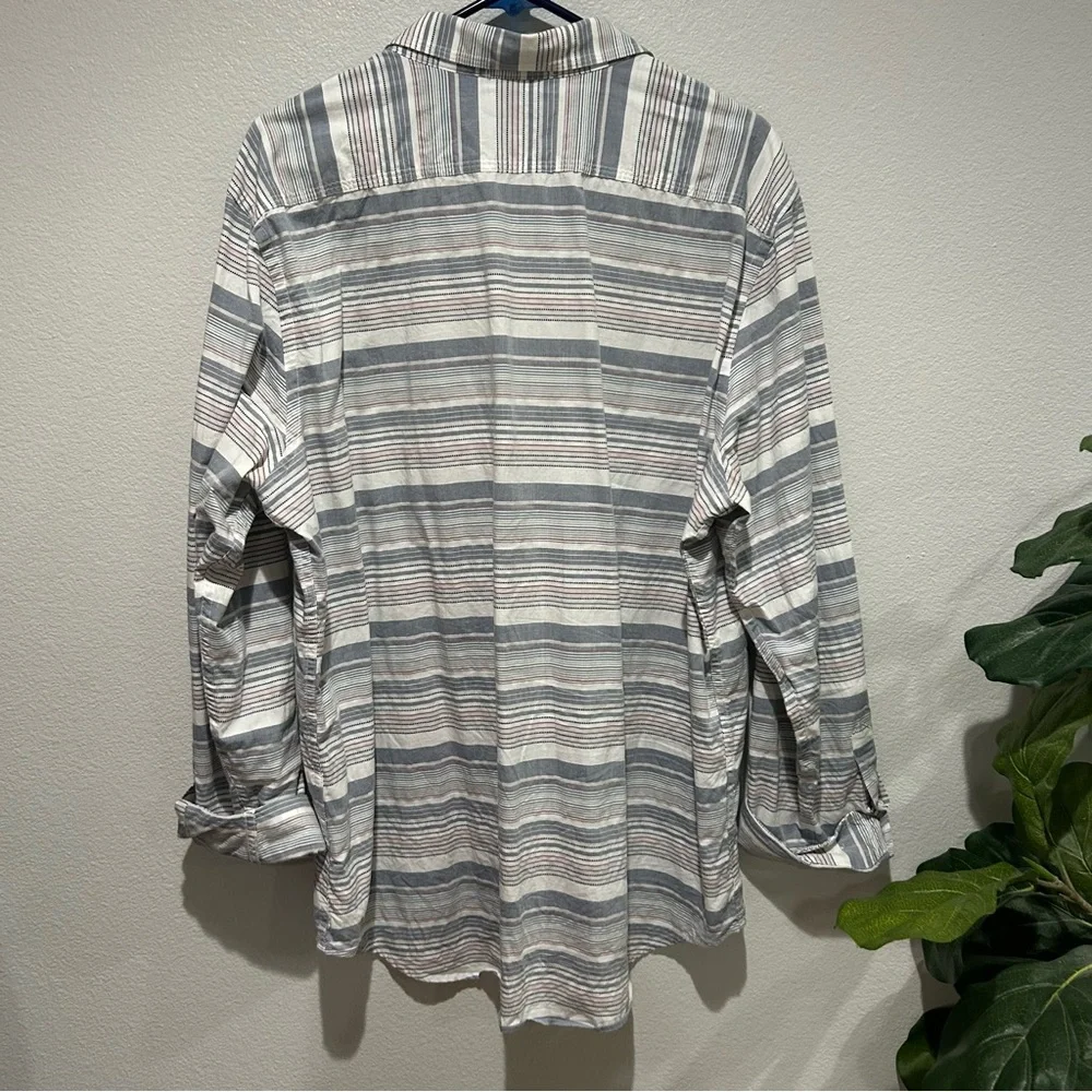 Banana Republic thin stripe soft wash button down men’s shirt